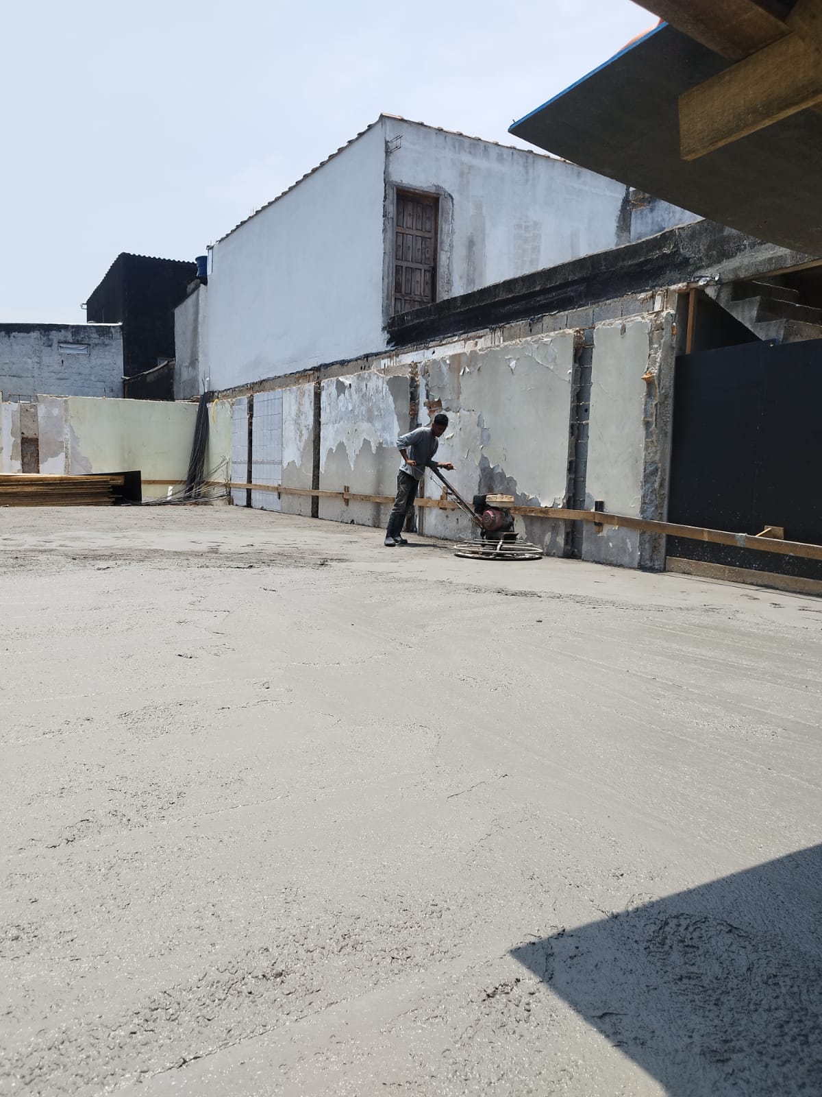 imagem referente ao serviço de concretagem e nivelamento de piso
